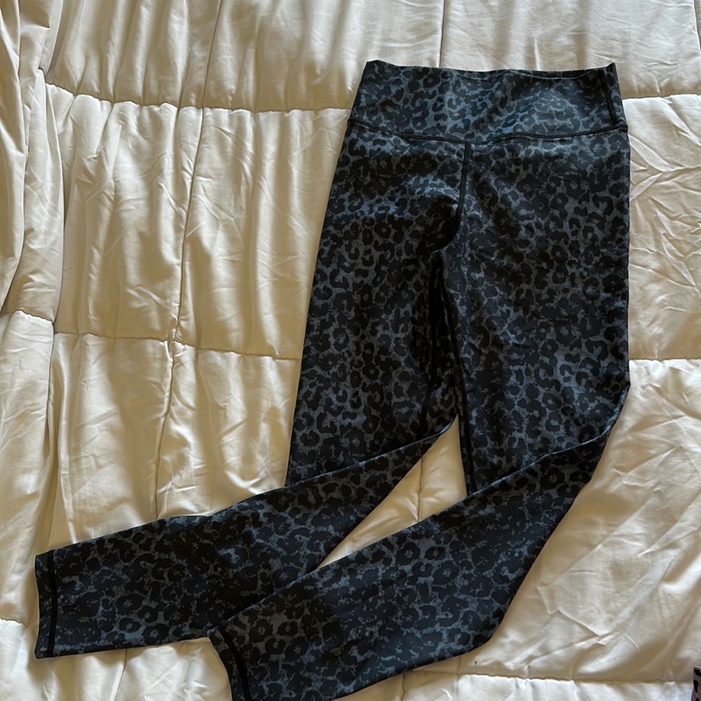 Zyia scrunch butt leggings